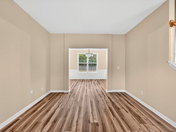 5th image of 176 Thousand Oaks Cir