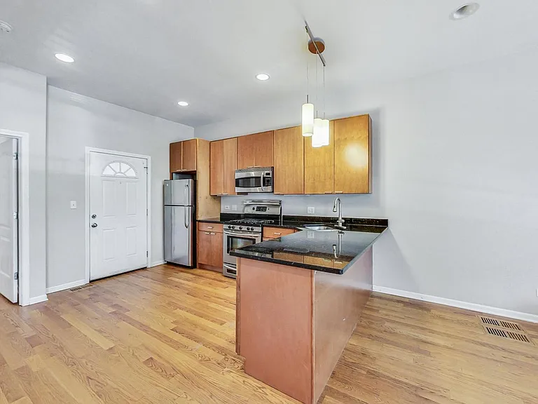 2839 W Cortez St #1 — Photo 7