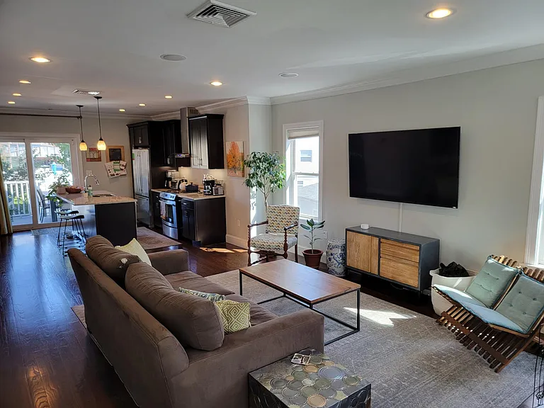 5 Burgoyne St #2 — Photo 9