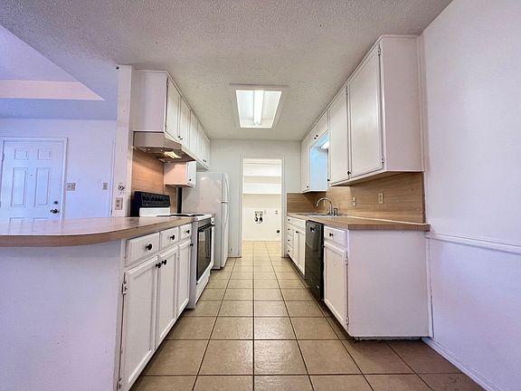 5th image of 106 Woodbine Dr APT A