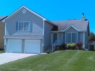 8695 NE 110th St, Kansas City, MO 64157