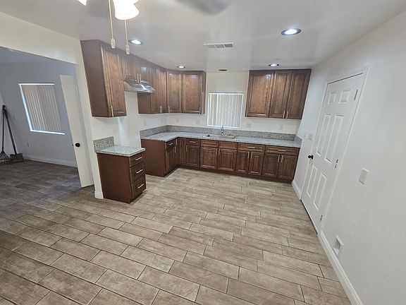 4th image of 828 M St