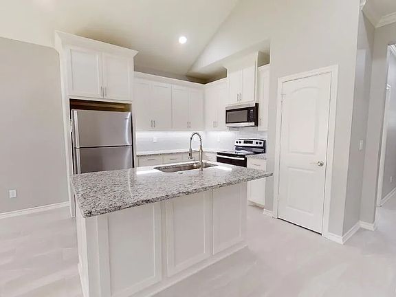 5th image of 308 Shahan St Unit C