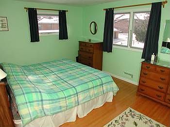 3rd image of 121 Moseley Cir
