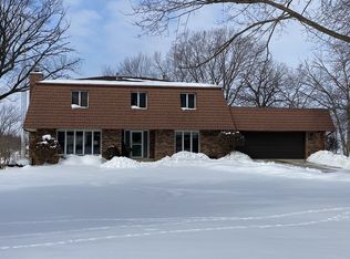 1632 Bittersweet Dr, Saint Anne, IL 60964