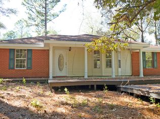 13 W Lake Rd, Hattiesburg, MS 39402