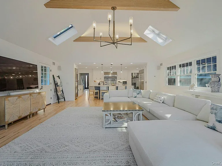 5270 Nassau Point Rd — Photo 5