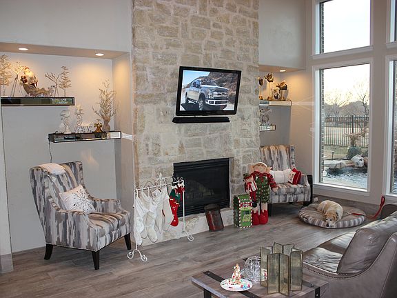 5th image of 6812 Thorntree Dr