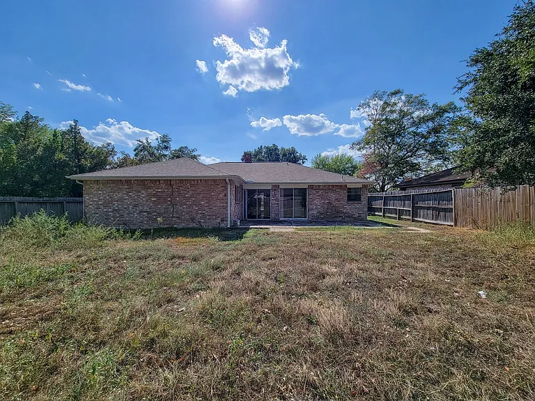 18402 Tall Cypress Dr — Photo 26