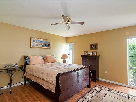 5th image of 3551 N Village Ct
