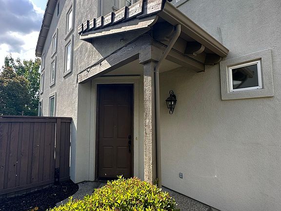 2nd image of 1417 Haddington Dr