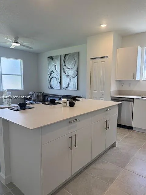 3 bed, 2319 sqft, $3,500 — Photo 2