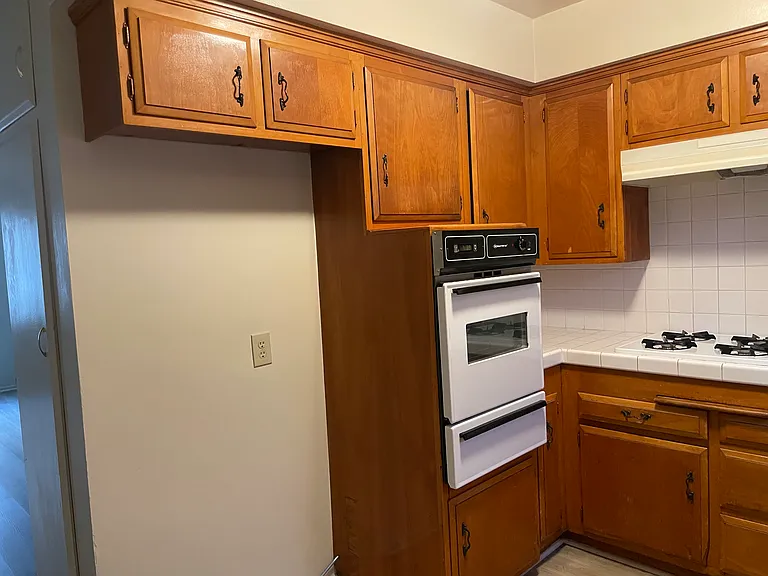 1161 Linden Ave #1 — Photo 8