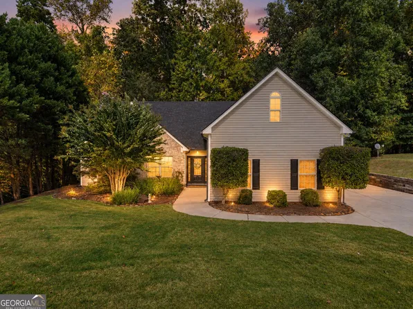 370 Laurel Oaks Ln, Jefferson, GA 30549