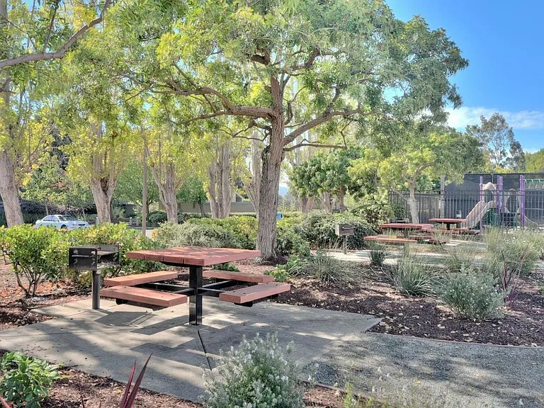 101 Emerald Bay Ln — Photo 18
