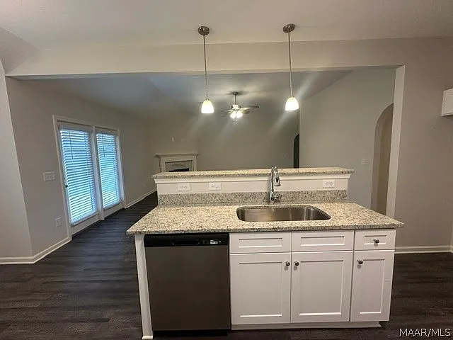 444 Country Club Dr — Photo 7
