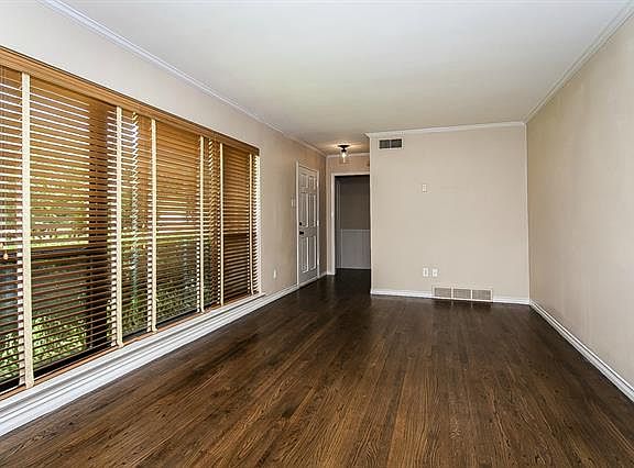 3rd image of 803 Sherwood Dr
