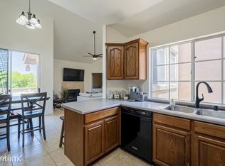 1633 E Lakeside Dr #R, Gilbert, AZ 85234