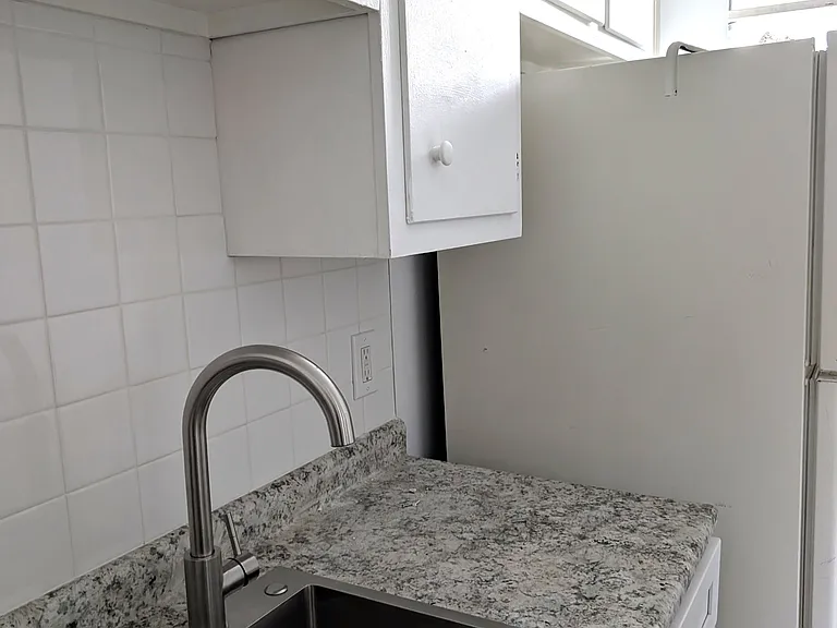 227 Garfield Ave #2B — Photo 4