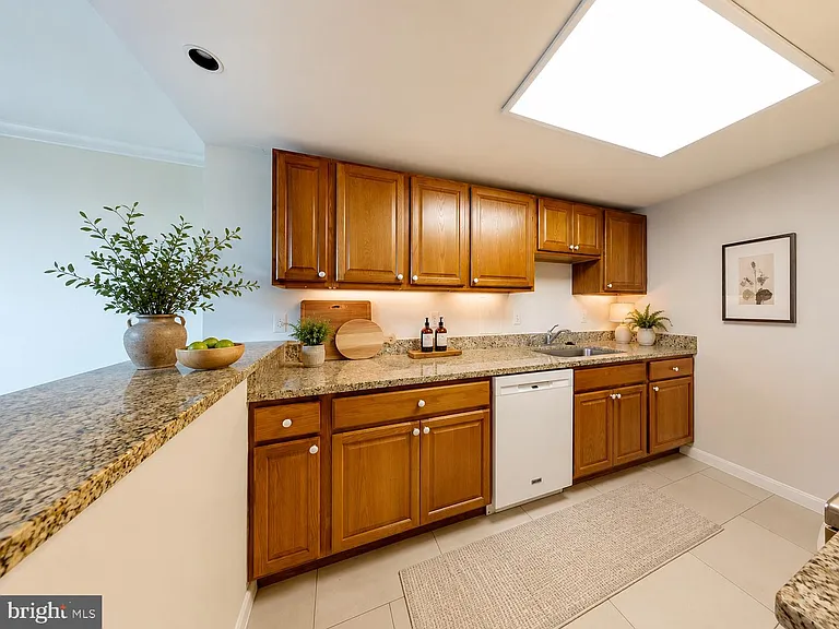 4600 Duke St #701 — Photo 4