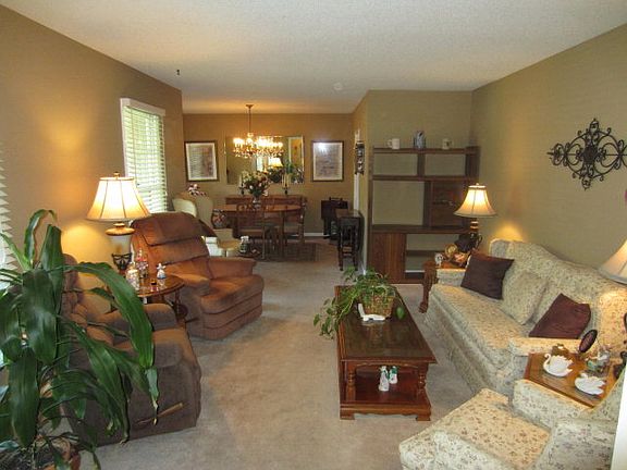 4th image of 2313 Park Ln