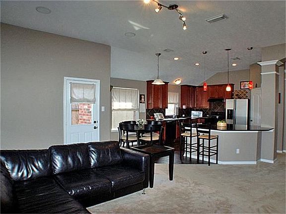 5th image of 10105 Olive Mount St