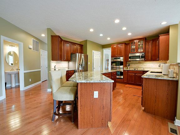 4th image of 4260 Waterfront Ct