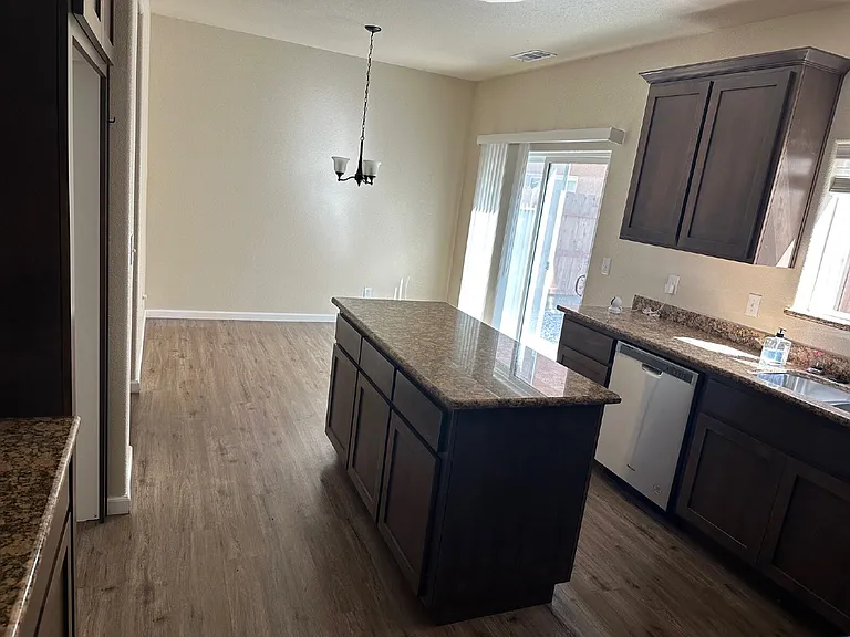 1338 Hermosa Dr — Photo 9