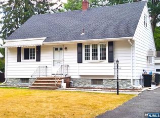 460 Dorchester Rd, Ridgewood, NJ 07450