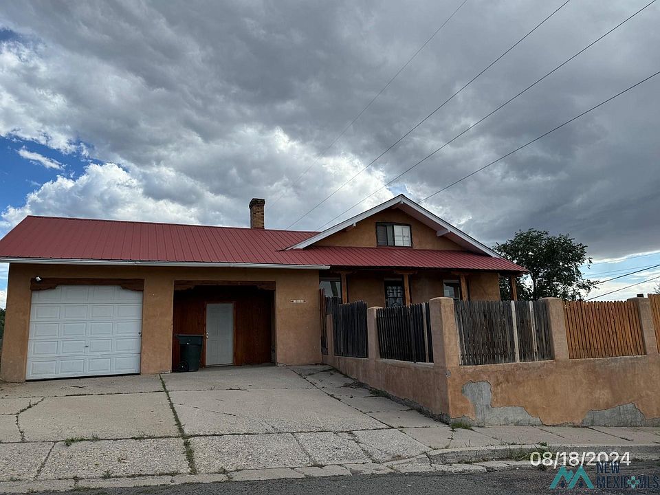 1st image of 300 E Pine Ave