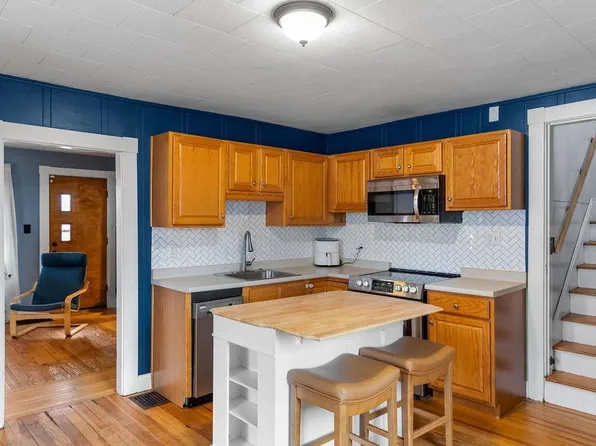 36 S Maple Street, Manchester, NH 03103