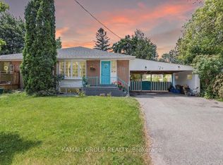 100 Sheldon Ave, Newmarket, ON L3Y 2V7