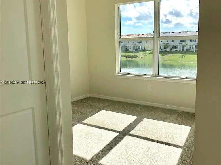 4984 Greenway Dr — Photo 15