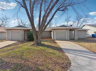 10886 E 33rd St, Tulsa, OK 74146