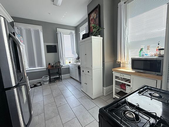 5th image of 135 Ashley Ave APT B