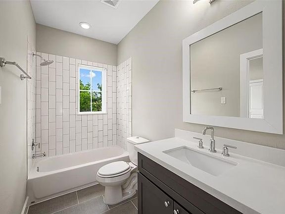 4th image of 105 W Whitney St #B