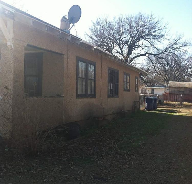 2nd image of 301 S Colorado Ave