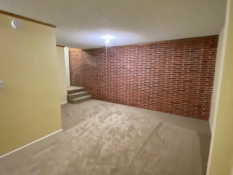1603 W Koch St — Photo 27