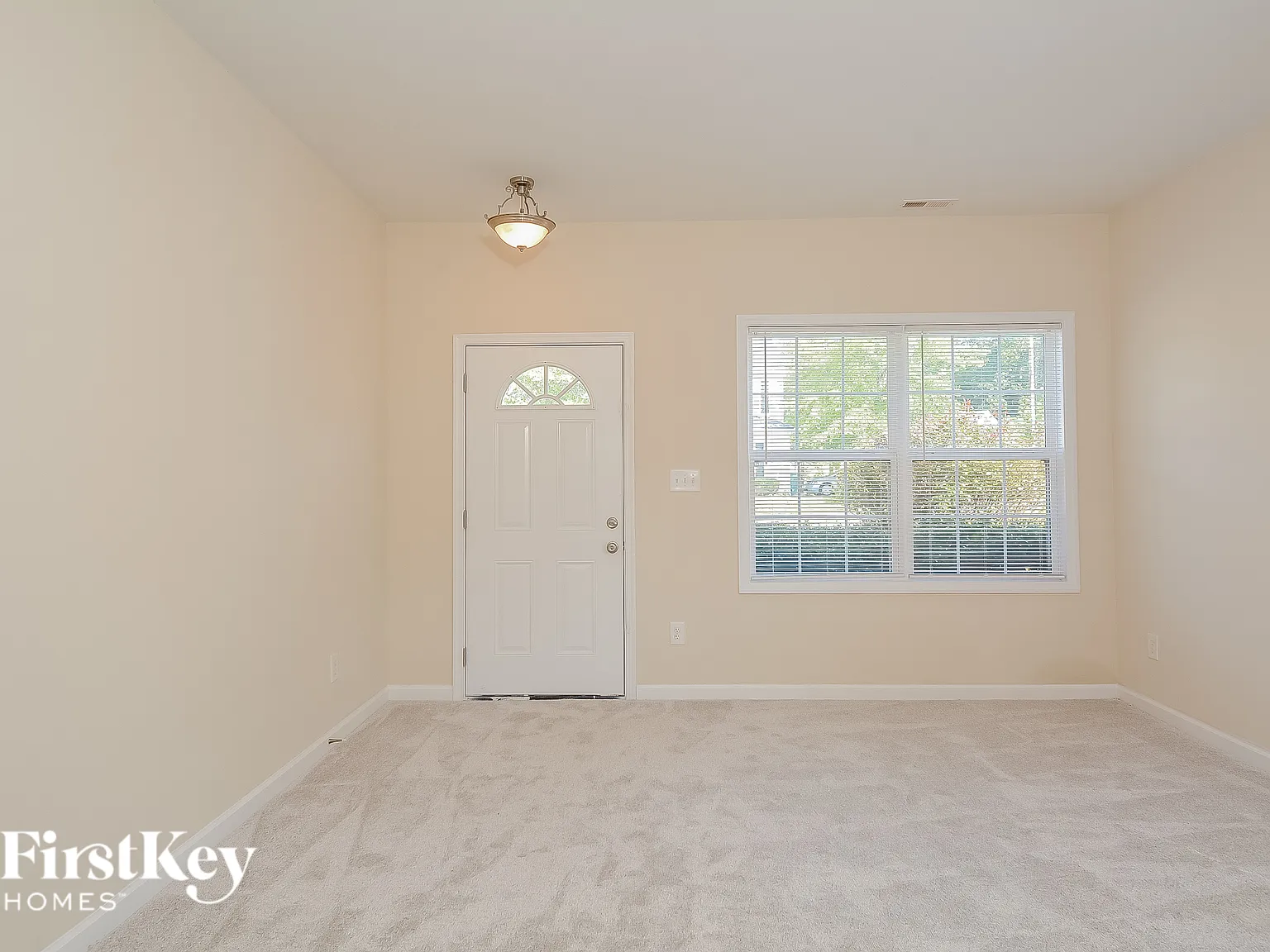 3 bed, 2.5 bath, 1940 sqft, $2,380 — Photo 4