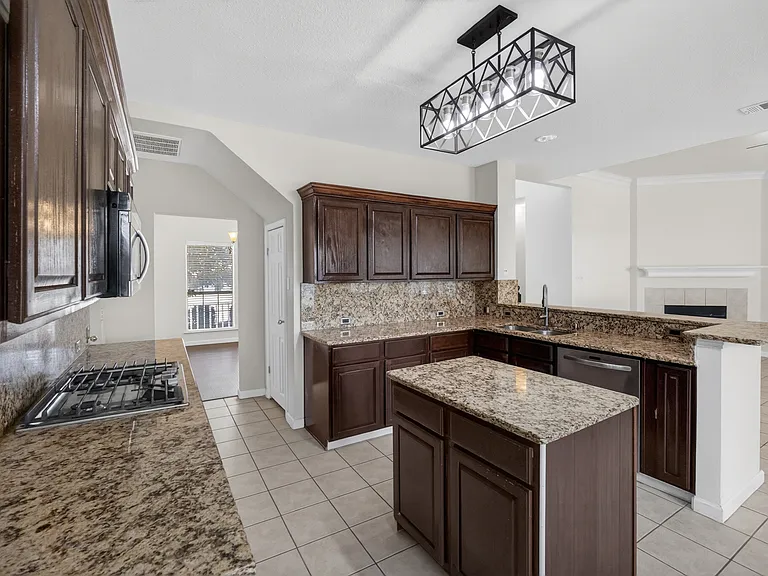 7903 Clear Fork Trl — Photo 12