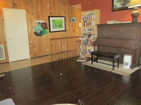 3rd image of 298 Clearpark Cir
