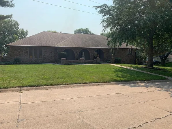 820 N Orange St, Wahoo, NE 68066