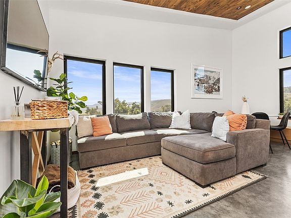 3rd image of 48250 Flora Court