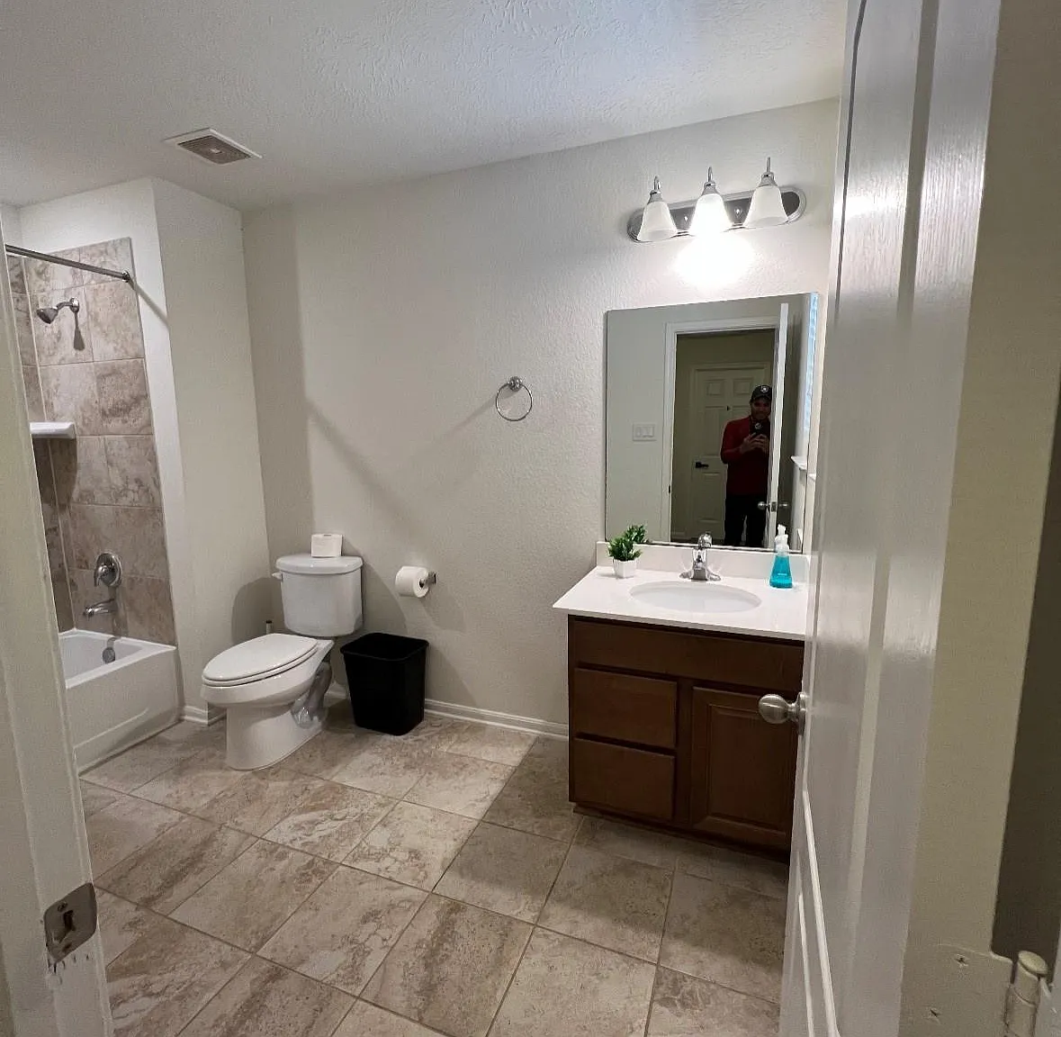 4 bed, 2.5 bath, 2036 sqft, $754 — Photo 3
