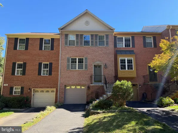 7767 Asterella Ct, Springfield, VA 22152