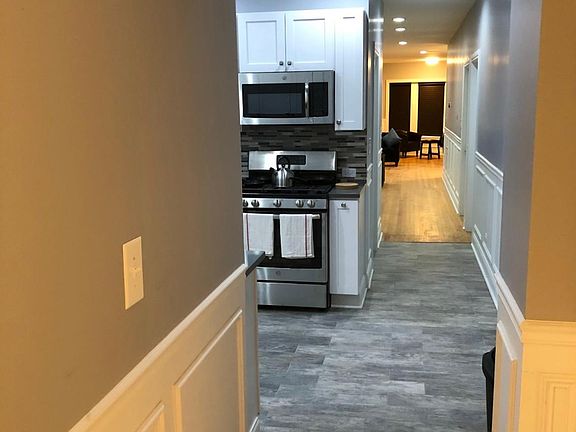 5th image of 4931 N Troy St Unit 1