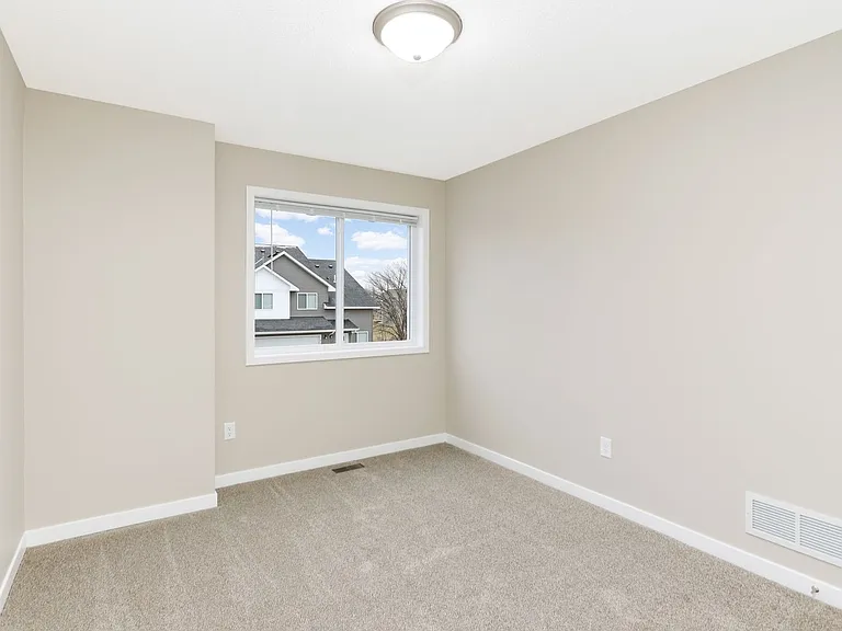 6044 Manchester Ave NE — Photo 12