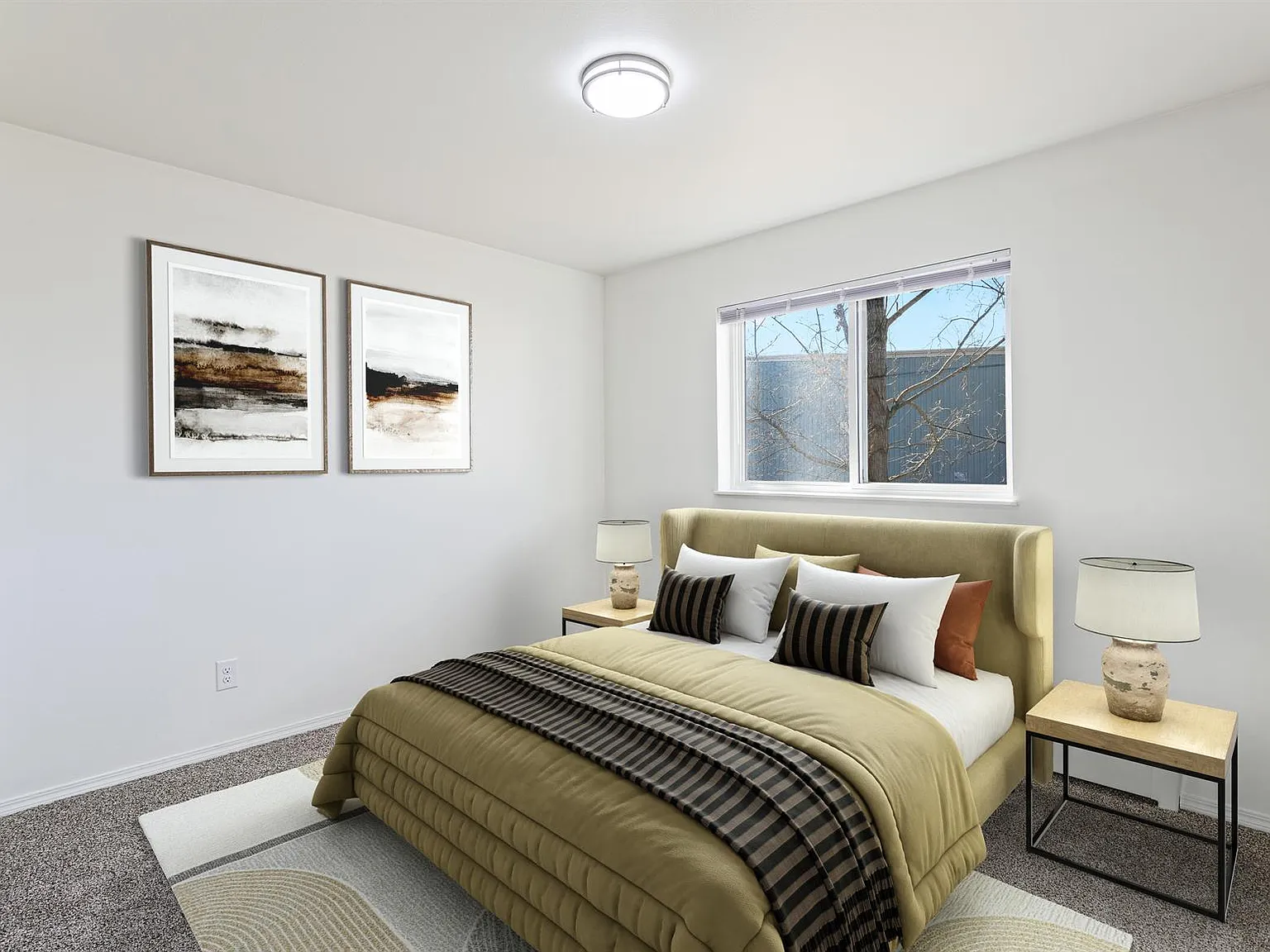 North Russell Apts-1650 N Russell — Photo 2