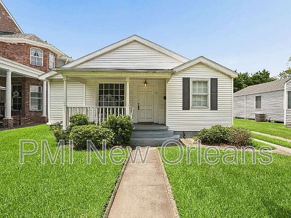 3rd image of 12 Oaklawn Dr