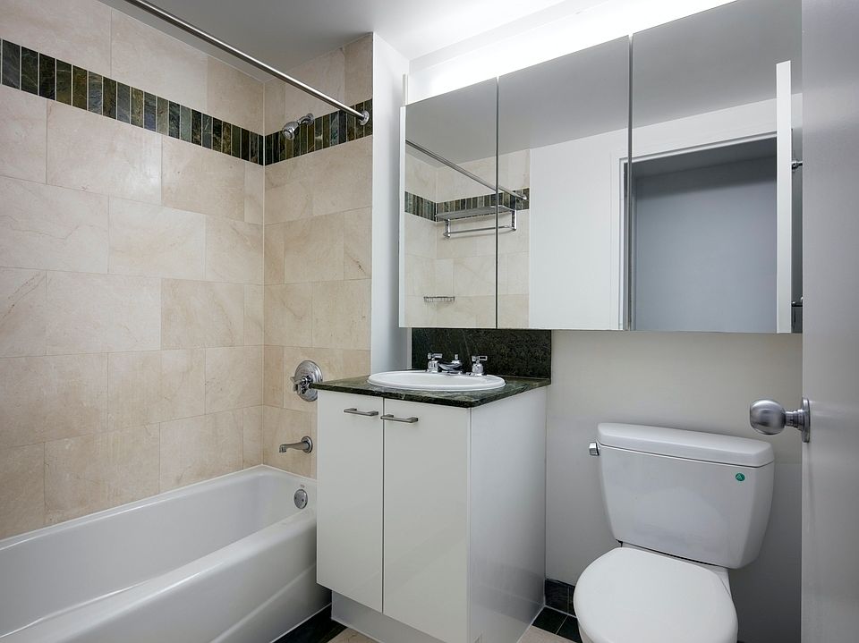 1st image of 325 N End Ave APT 8O